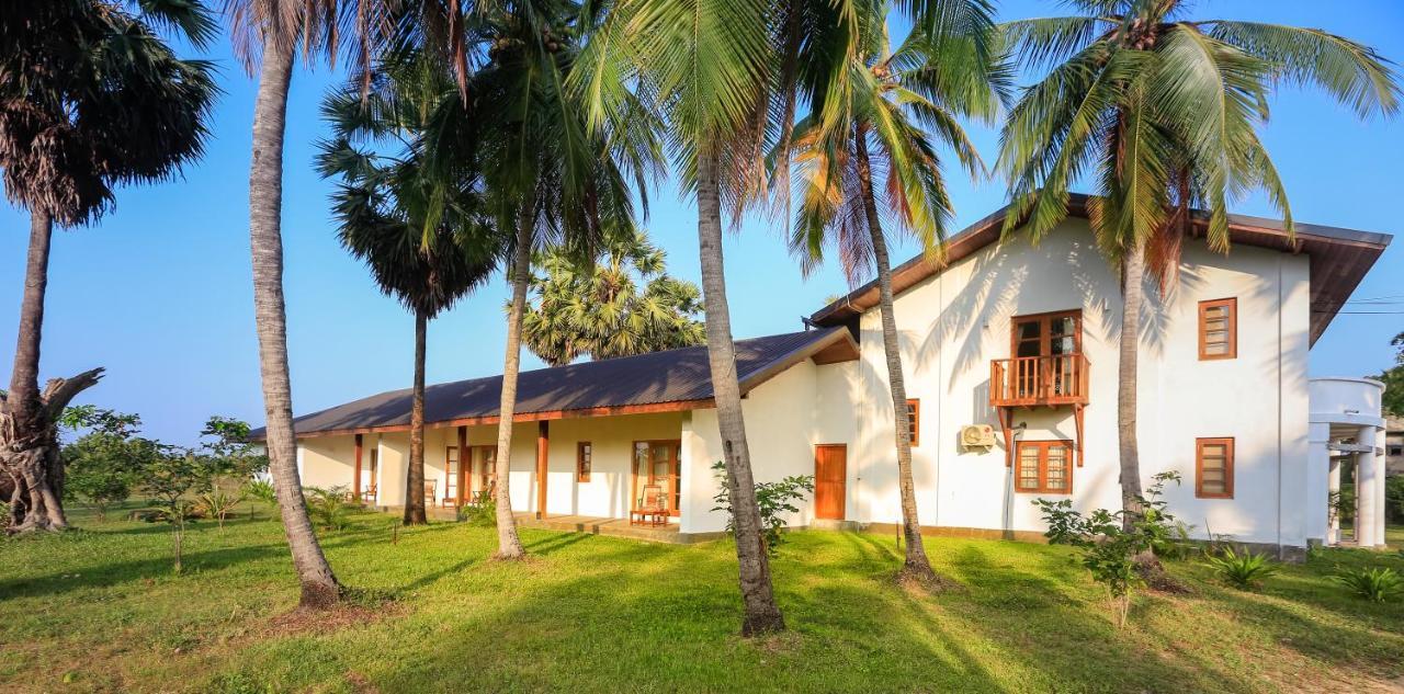 Kayjay Palms Hotel Passikudah Bagian luar foto