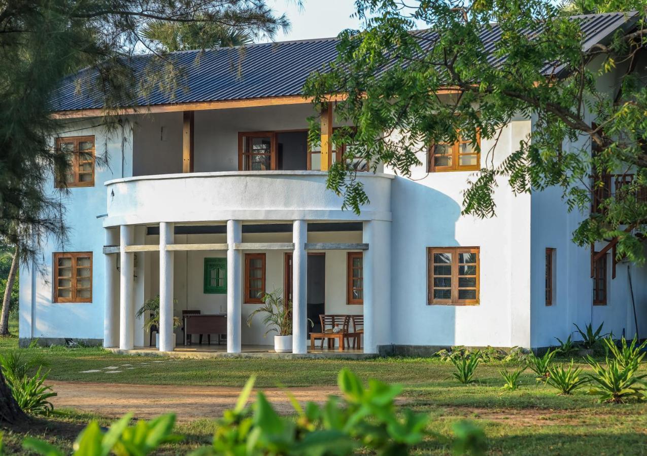 Kayjay Palms Hotel Passikudah Bagian luar foto