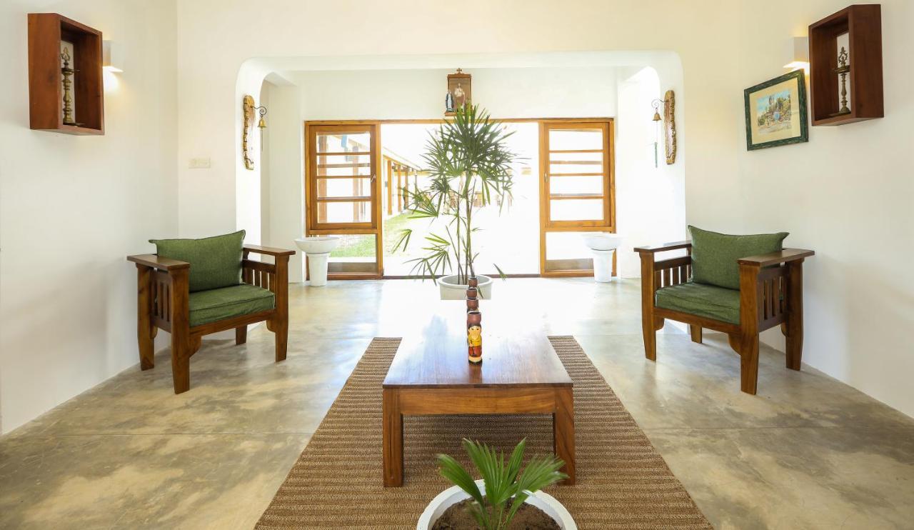 Kayjay Palms Hotel Passikudah Bagian luar foto