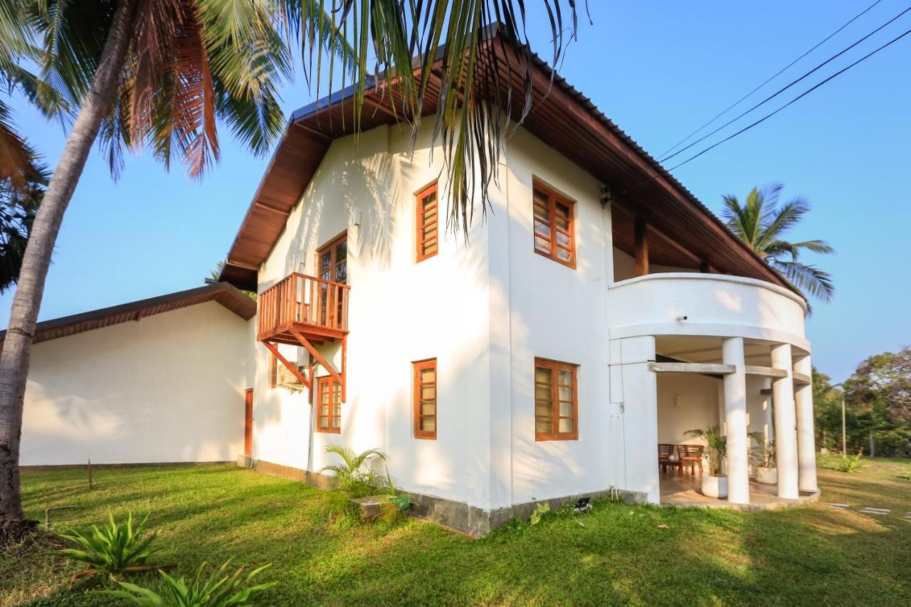 Kayjay Palms Hotel Passikudah Bagian luar foto