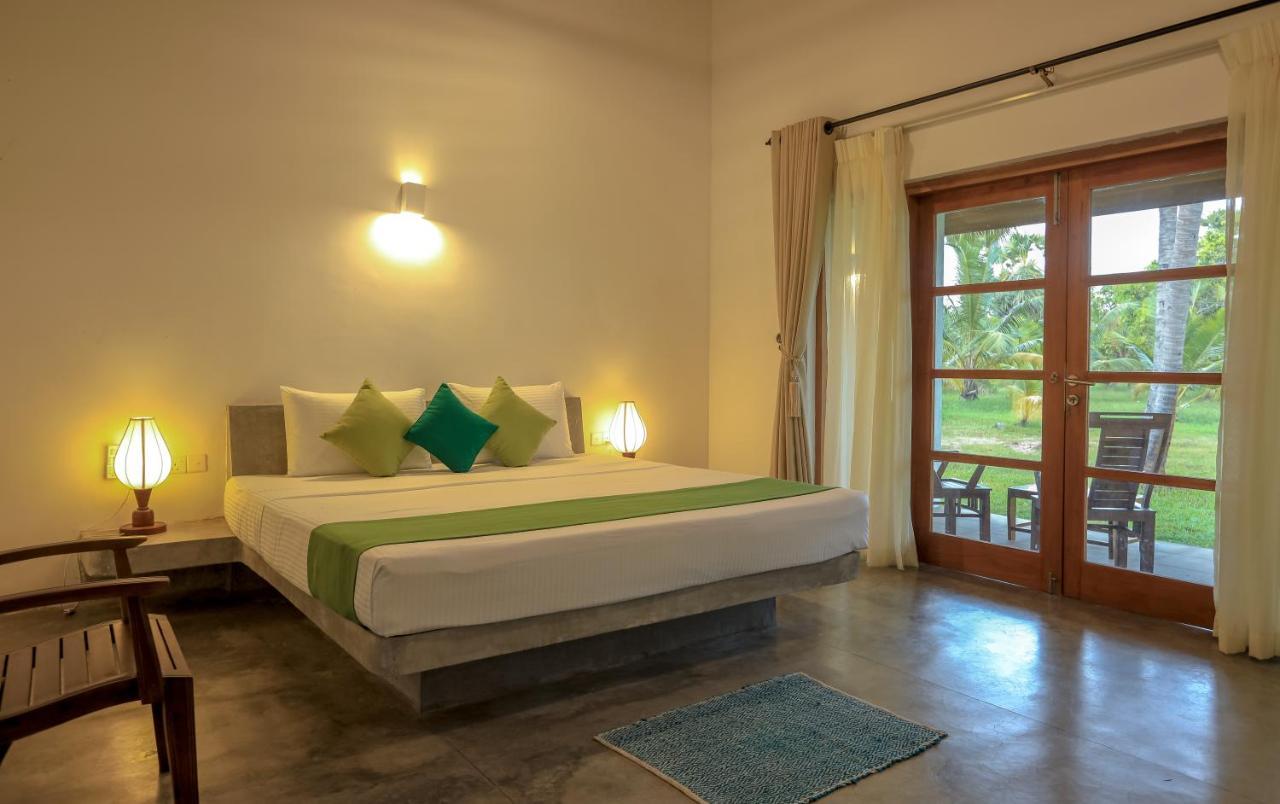 Kayjay Palms Hotel Passikudah Bagian luar foto