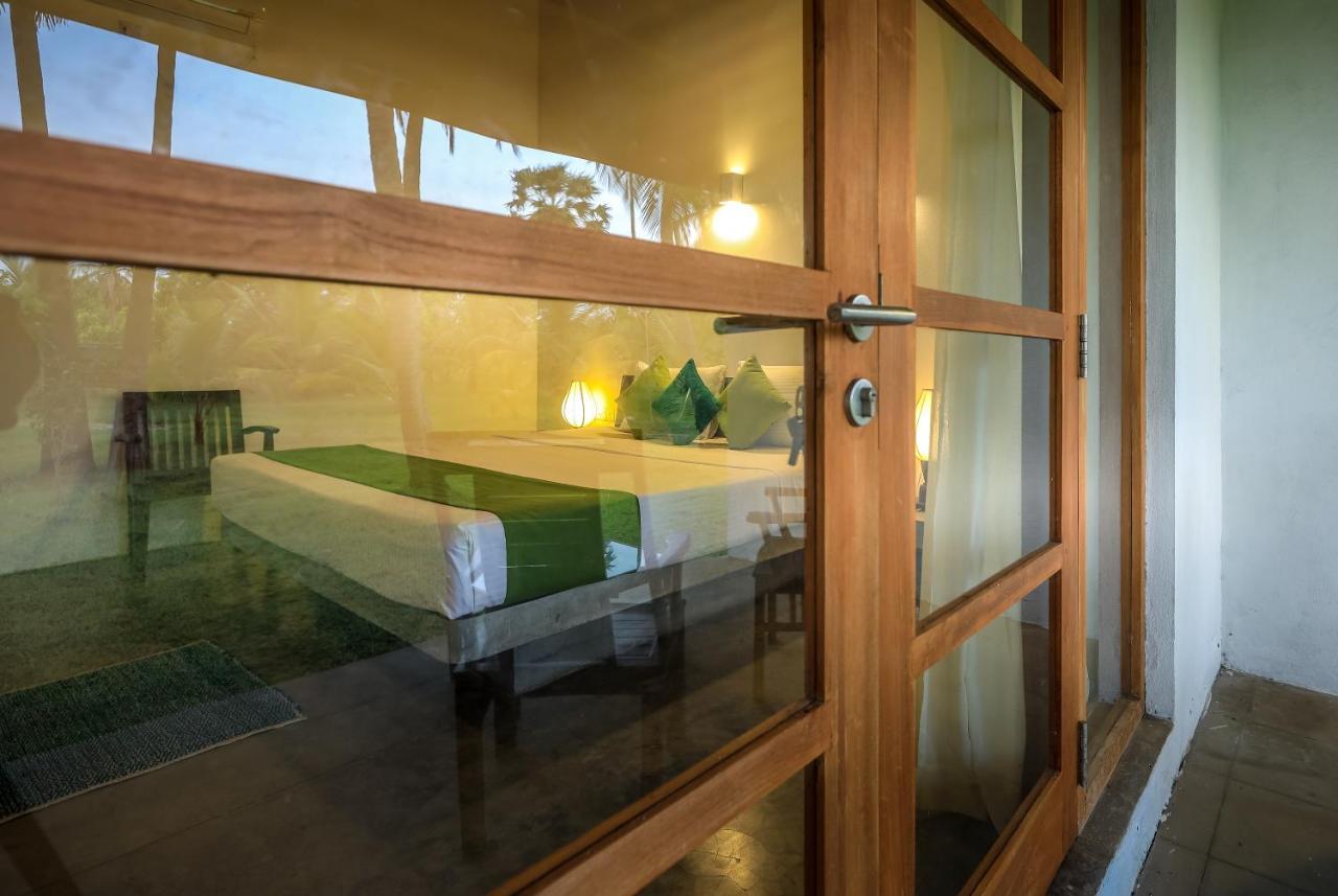 Kayjay Palms Hotel Passikudah Bagian luar foto