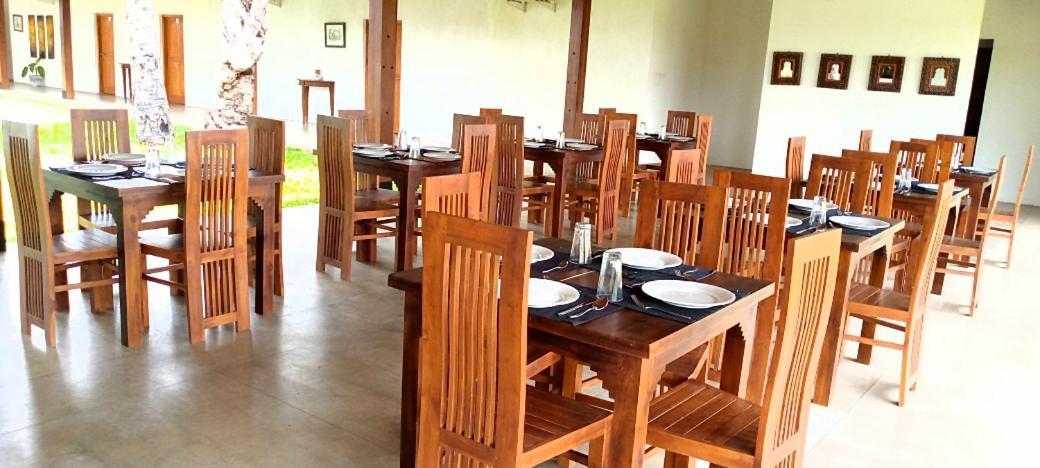 Kayjay Palms Hotel Passikudah Bagian luar foto