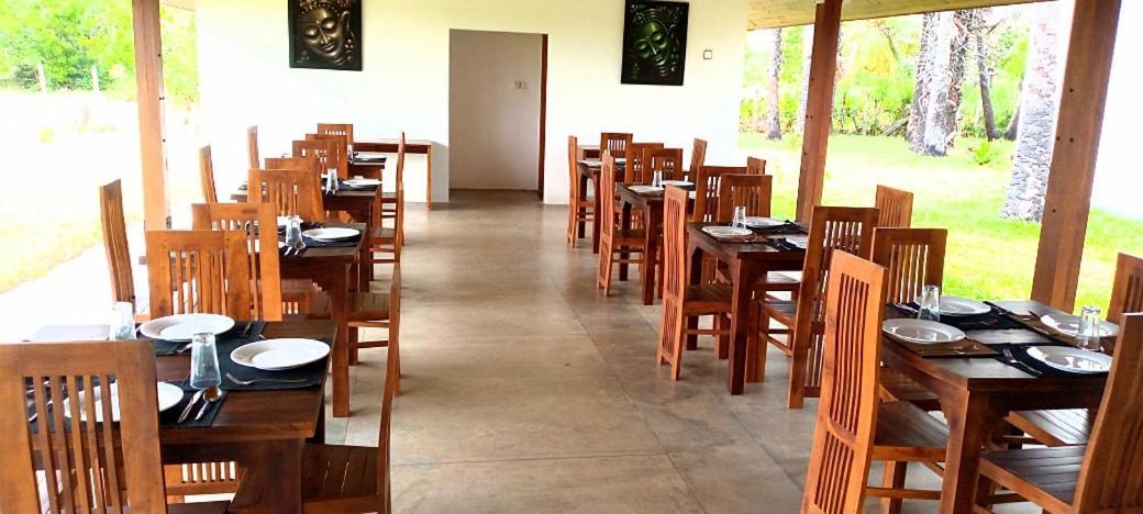 Kayjay Palms Hotel Passikudah Bagian luar foto