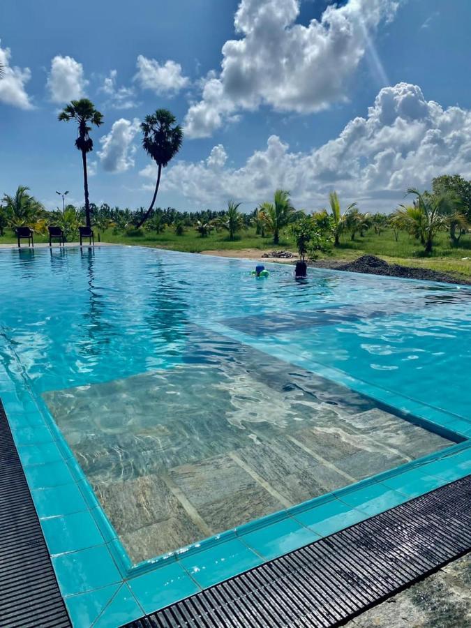 Kayjay Palms Hotel Passikudah Bagian luar foto