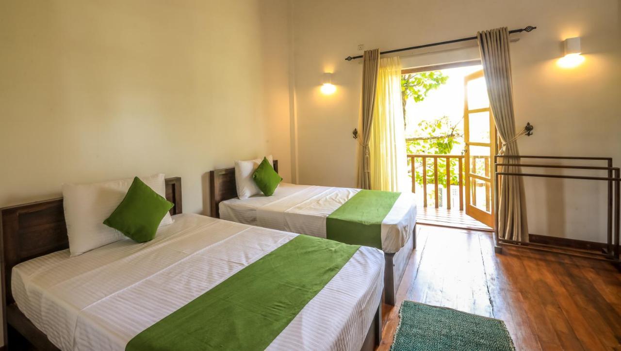 Kayjay Palms Hotel Passikudah Bagian luar foto