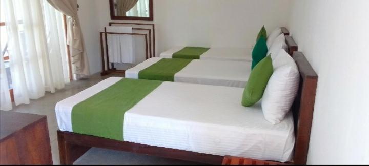 Kayjay Palms Hotel Passikudah Bagian luar foto