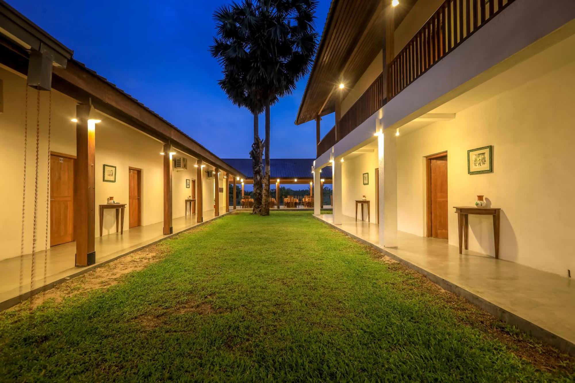 Kayjay Palms Hotel Passikudah Bagian luar foto